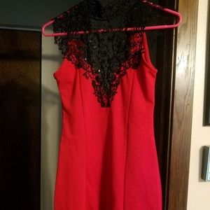 ⚠️DONATING 2/1⚠️Foreign Exchange Lace Keyhole Collared Bodycon